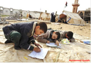 Boysstudying