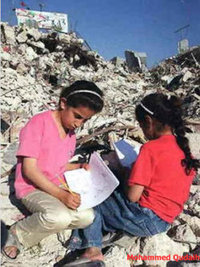 Girlsstudying